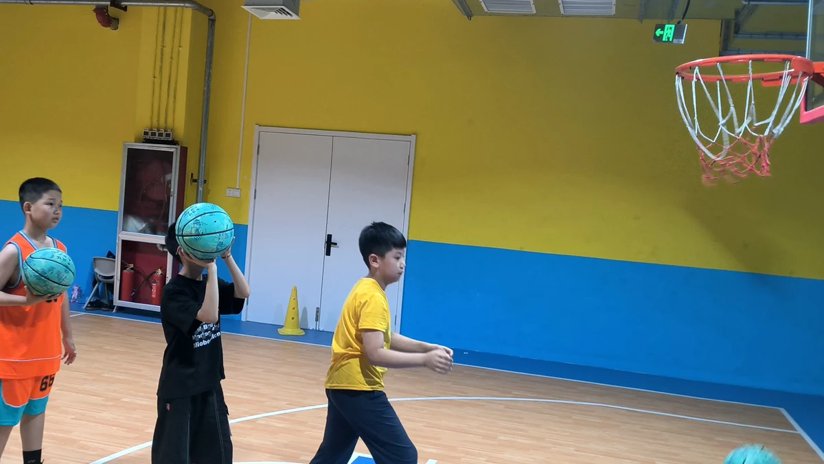 小孩篮球训练教学基础